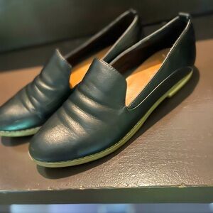 Indigo Rd size 7 1/2 black flats so comfortable